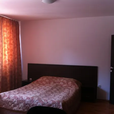 In Iglika 2 Μπόροβετς